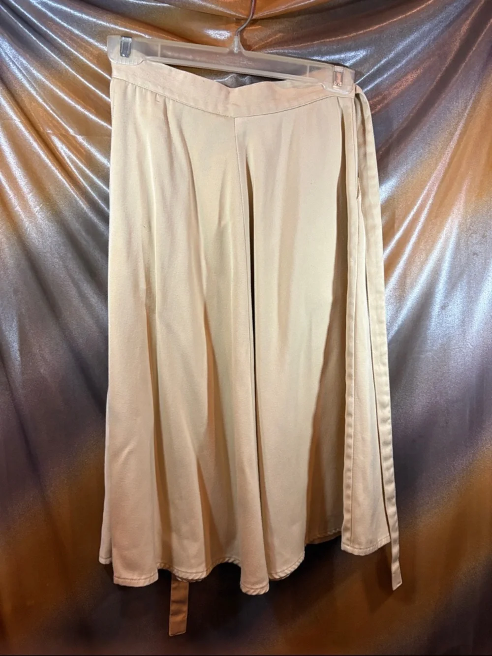 Vintage 70’s semi-wrap‎ Beige Wrap Midi Skirt - Women. 152